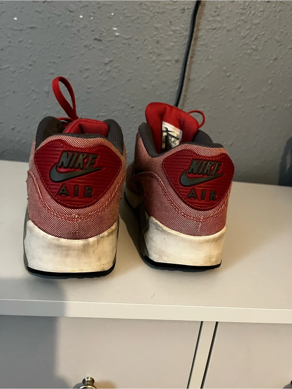Nike Men’s Pink/ Red Athletic Sneakers
